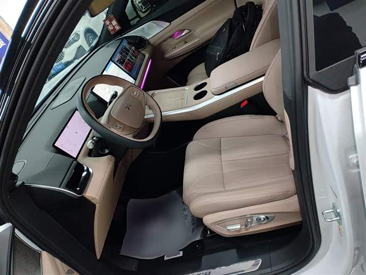 Фото 14 - XPeng G9