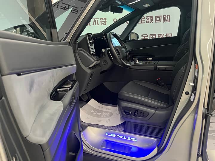 Фото 9 - Lexus LM