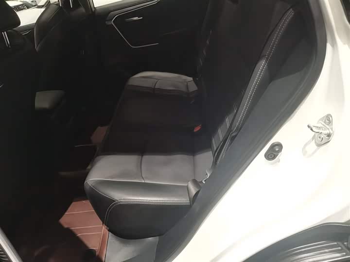 Фото 14 - Toyota Wildlander