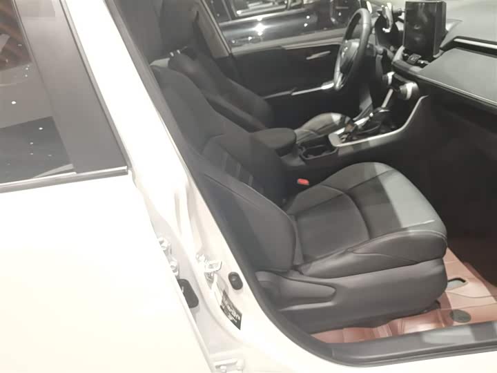 Фото 17 - Toyota Wildlander