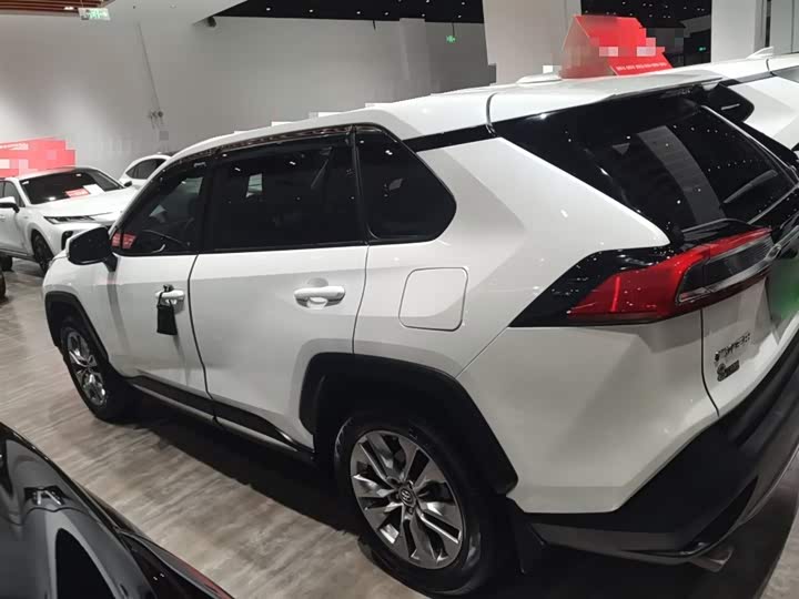 Фото 21 - Toyota Wildlander