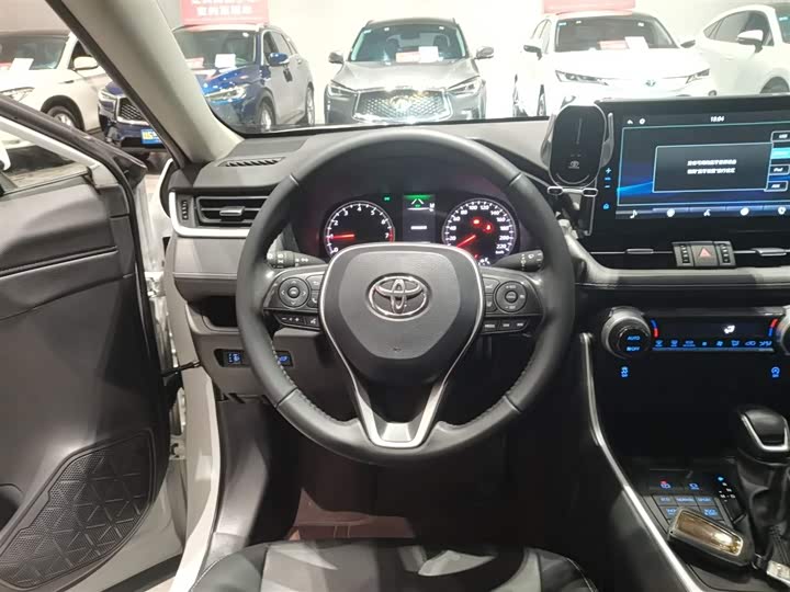 Фото 3 - Toyota Wildlander