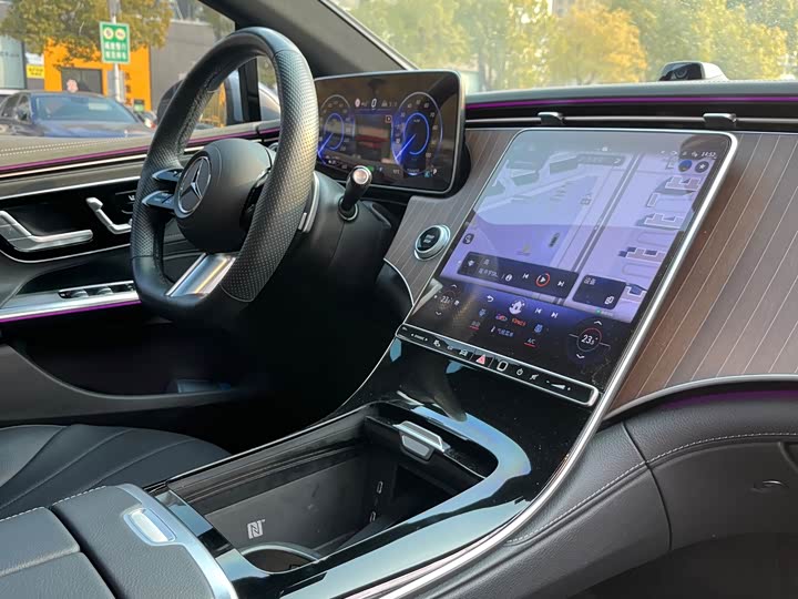 Фото 10 - Mercedes-Benz EQE