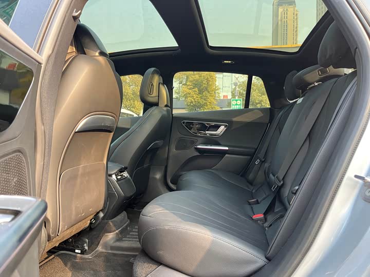 Фото 11 - Mercedes-Benz EQE