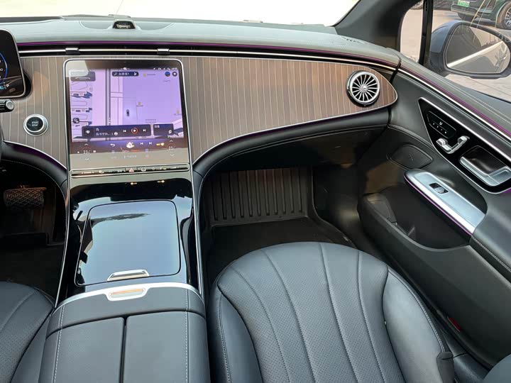 Фото 8 - Mercedes-Benz EQE