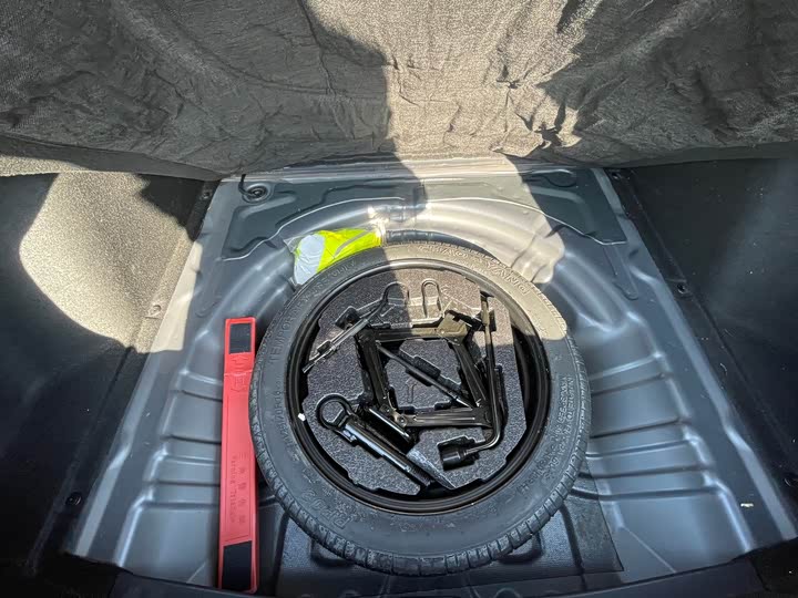 Фото 16 - Changan UNI-V