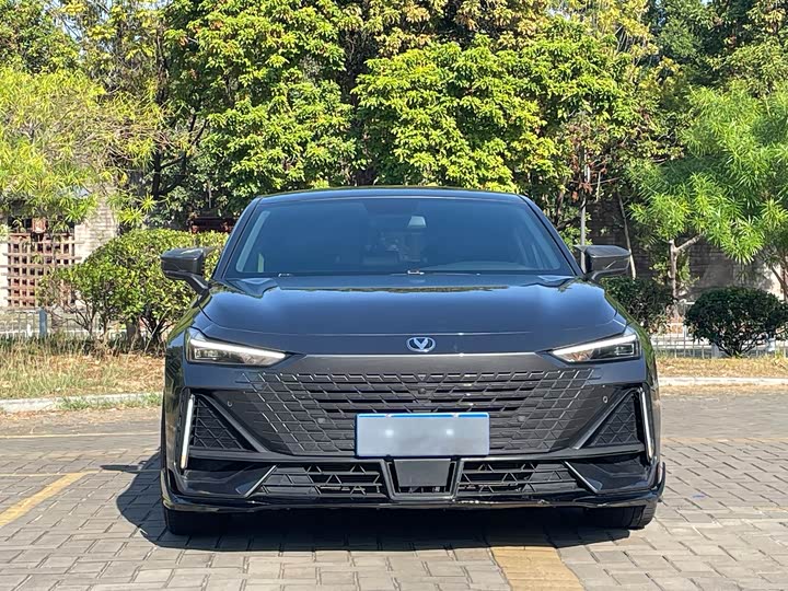 Фото 2 - Changan UNI-V