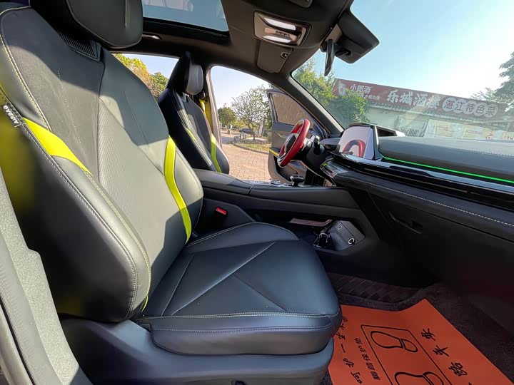 Фото 5 - Changan UNI-V