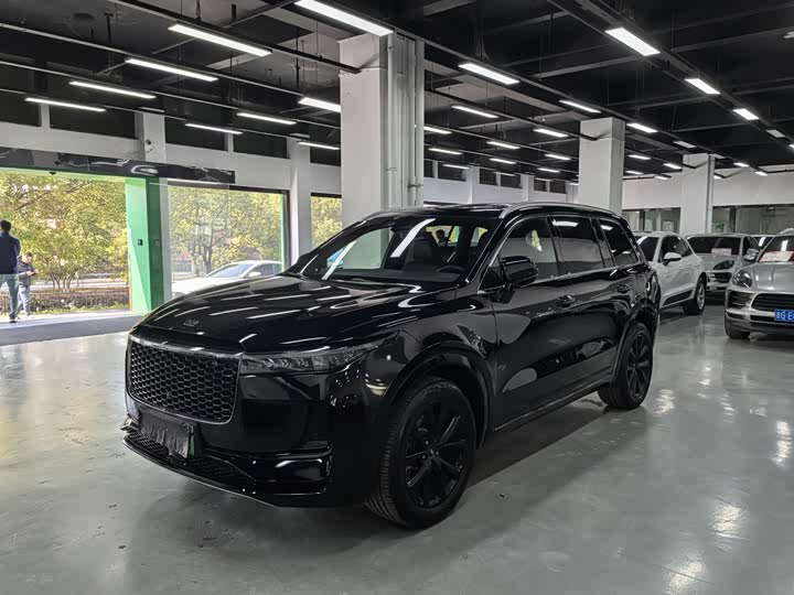 Фото 1 - LiXiang One