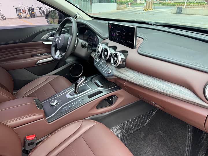 Фото 9 - Wey VV7