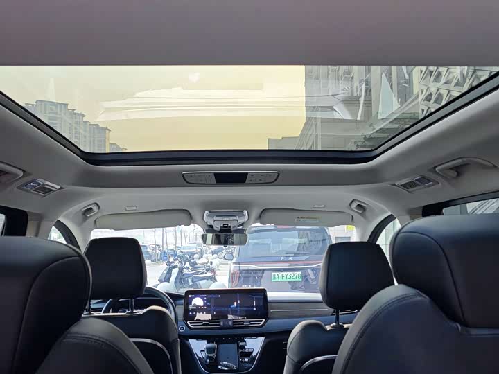 Фото 21 - Hongqi HQ9 Hybrid