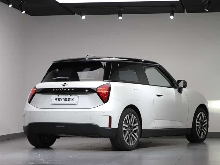 Фото 5 - Mini Cooper