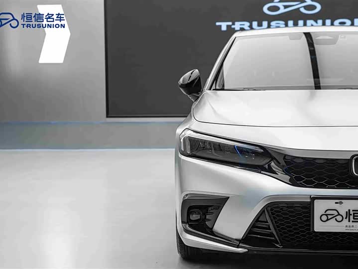 Фото 8 - Honda Civic