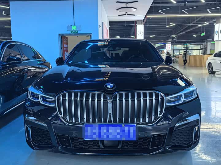 Фото 2 - BMW 7 Series