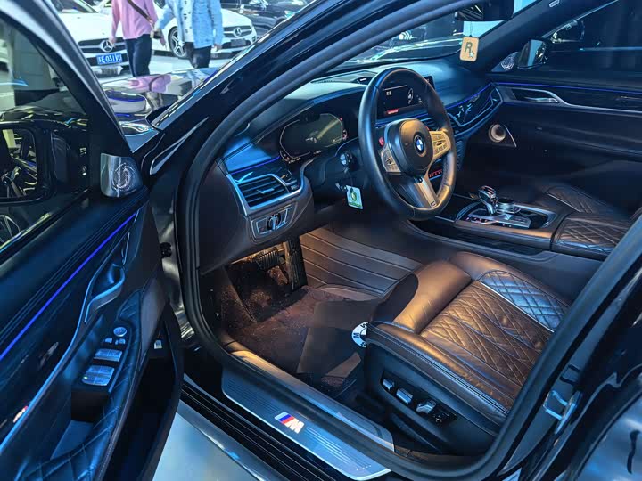 Фото 4 - BMW 7 Series