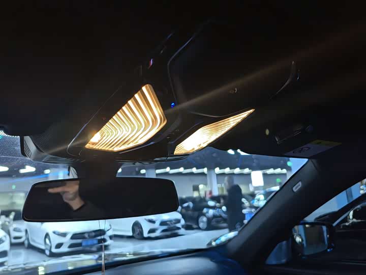 Фото 9 - BMW 7 Series