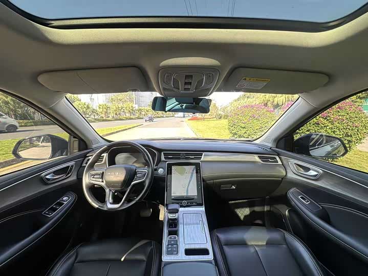 Фото 7 - Roewe RX5 Hybrid