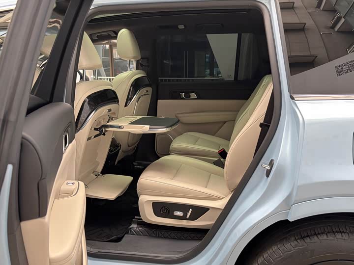 Фото 15 - LiXiang One