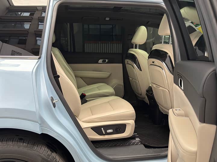 Фото 16 - LiXiang One