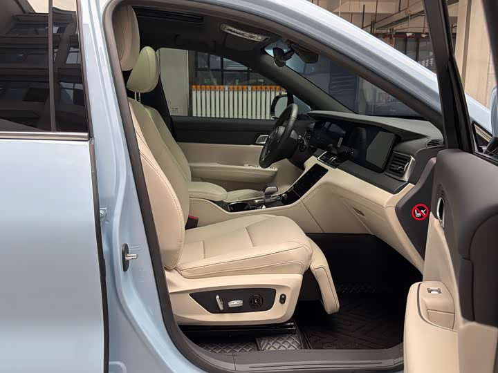 Фото 17 - LiXiang One