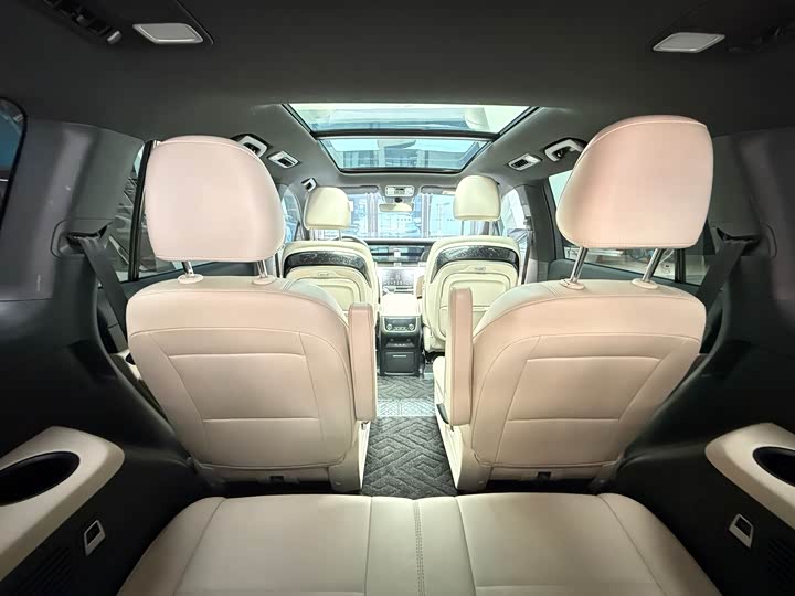 Фото 19 - LiXiang One