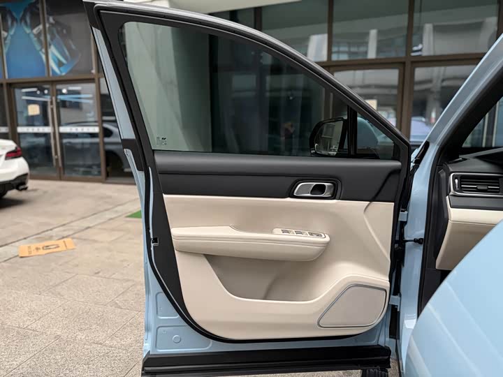 Фото 7 - LiXiang One