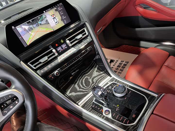 Фото 10 - BMW 8 Series