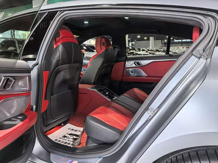 Фото 14 - BMW 8 Series