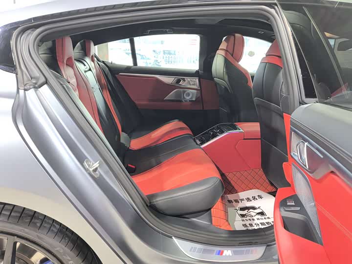 Фото 17 - BMW 8 Series