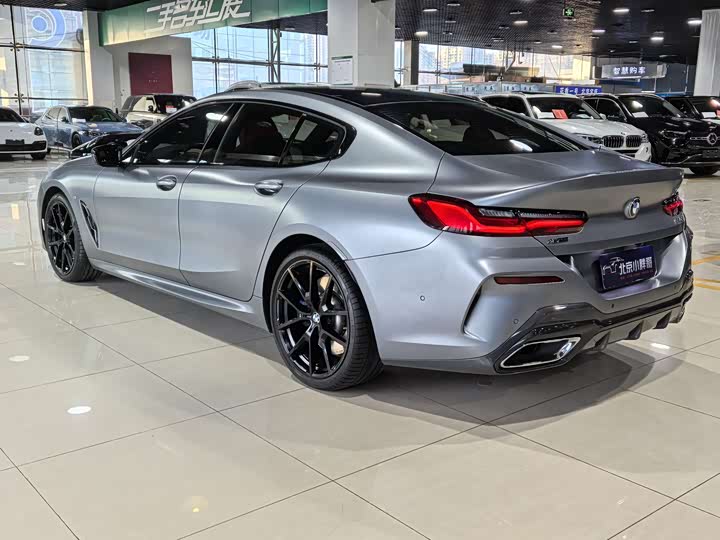 Фото 21 - BMW 8 Series