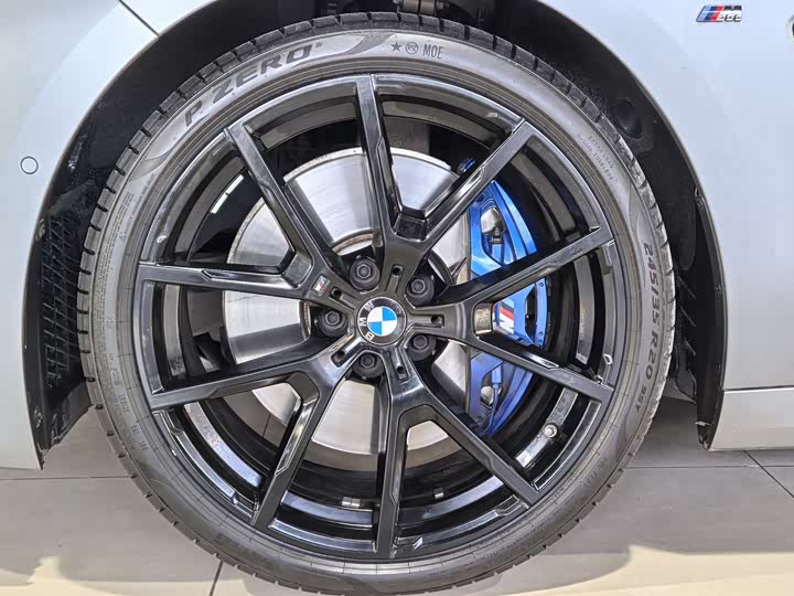 Фото 23 - BMW 8 Series