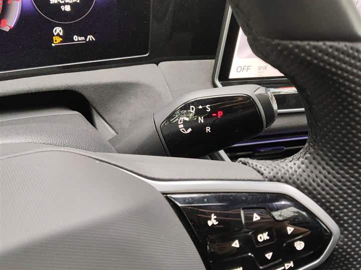 Фото 14 - Volkswagen Tiguan L Pro