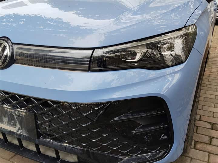 Фото 24 - Volkswagen Tiguan L Pro