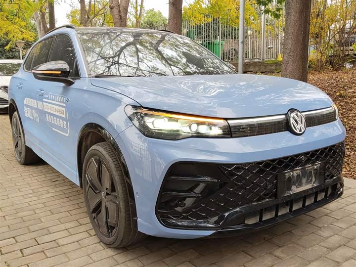 Фото 4 - Volkswagen Tiguan L Pro