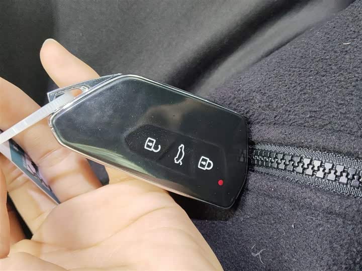 Фото 9 - Volkswagen Tiguan L Pro