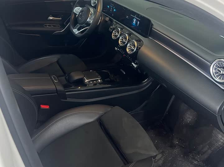 Фото 12 - Mercedes-Benz A-Class