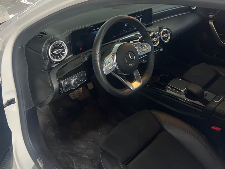 Фото 8 - Mercedes-Benz A-Class