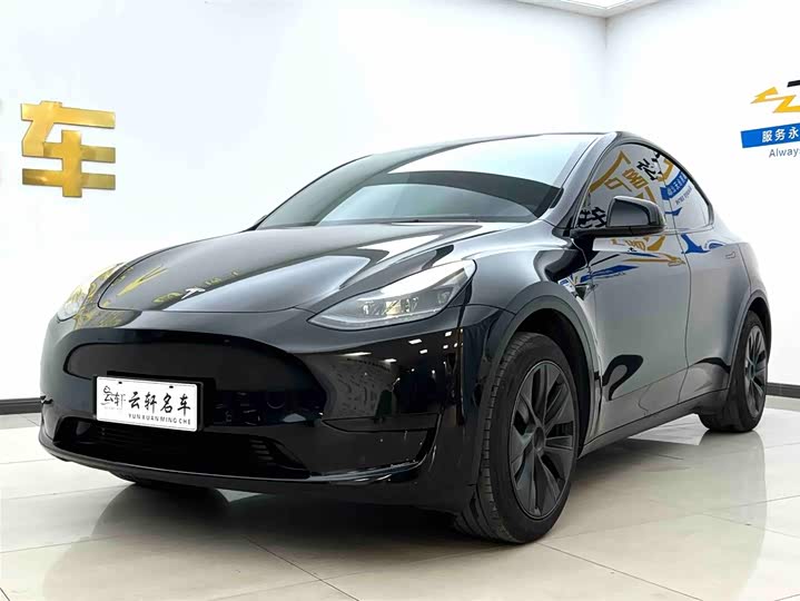 Фото 1 - Tesla Model Y