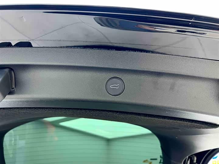 Фото 11 - Tesla Model Y