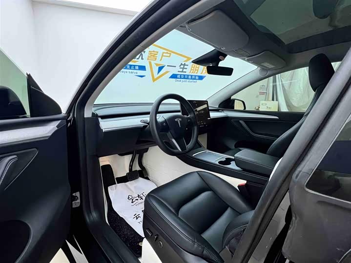 Фото 12 - Tesla Model Y