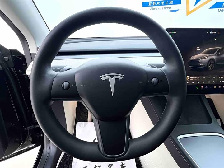 Фото 17 - Tesla Model Y