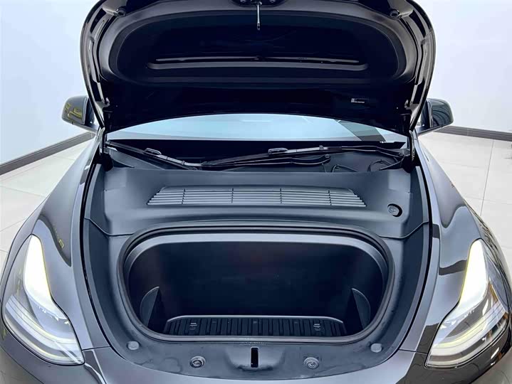 Фото 4 - Tesla Model Y