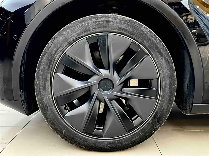 Фото 6 - Tesla Model Y