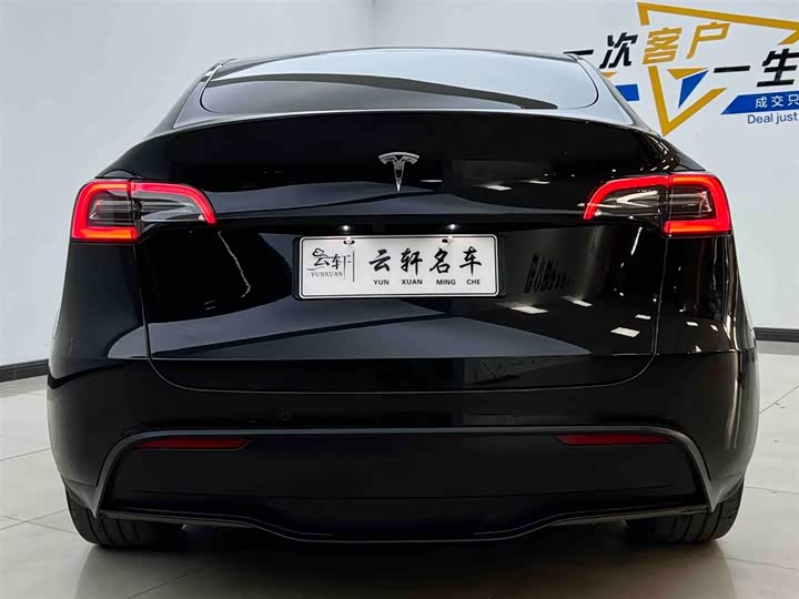 Фото 8 - Tesla Model Y