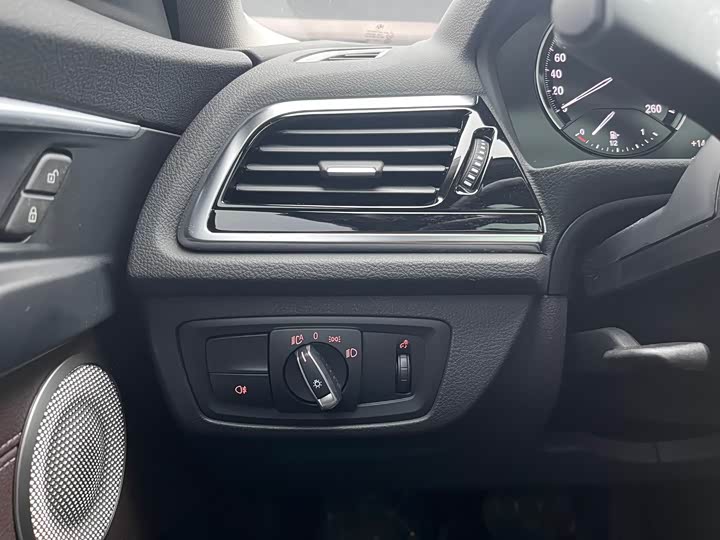 Фото 14 - BMW 1 Series