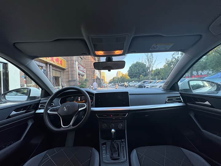 Фото 9 - Volkswagen Lavida