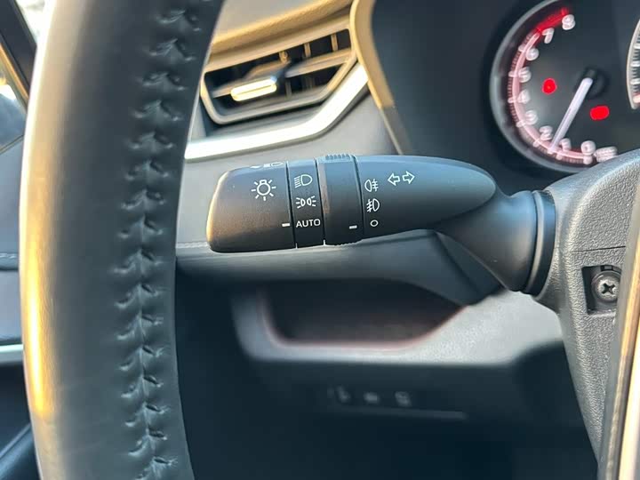 Фото 25 - Toyota RAV4