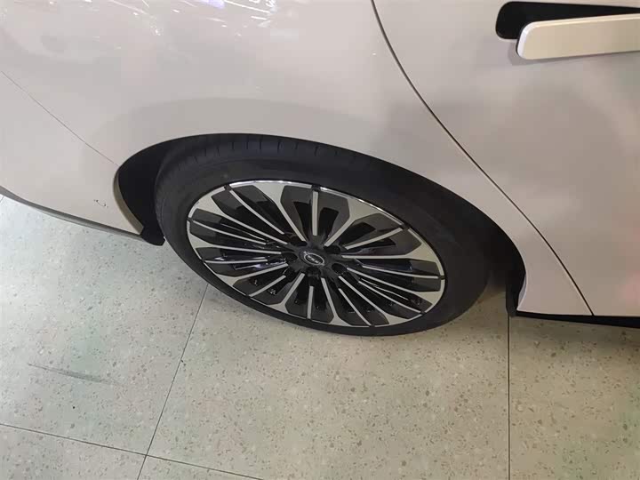 Фото 26 - Nissan N7