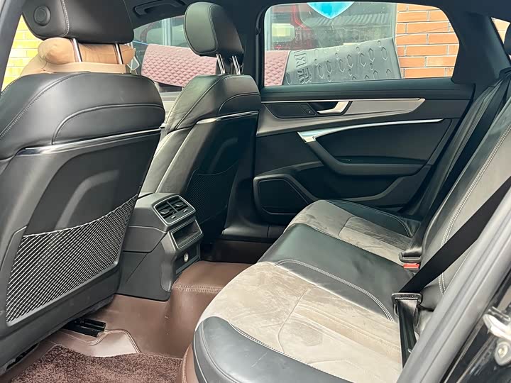 Фото 6 - Audi A6L