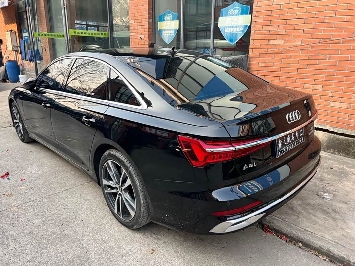 Фото 8 - Audi A6L